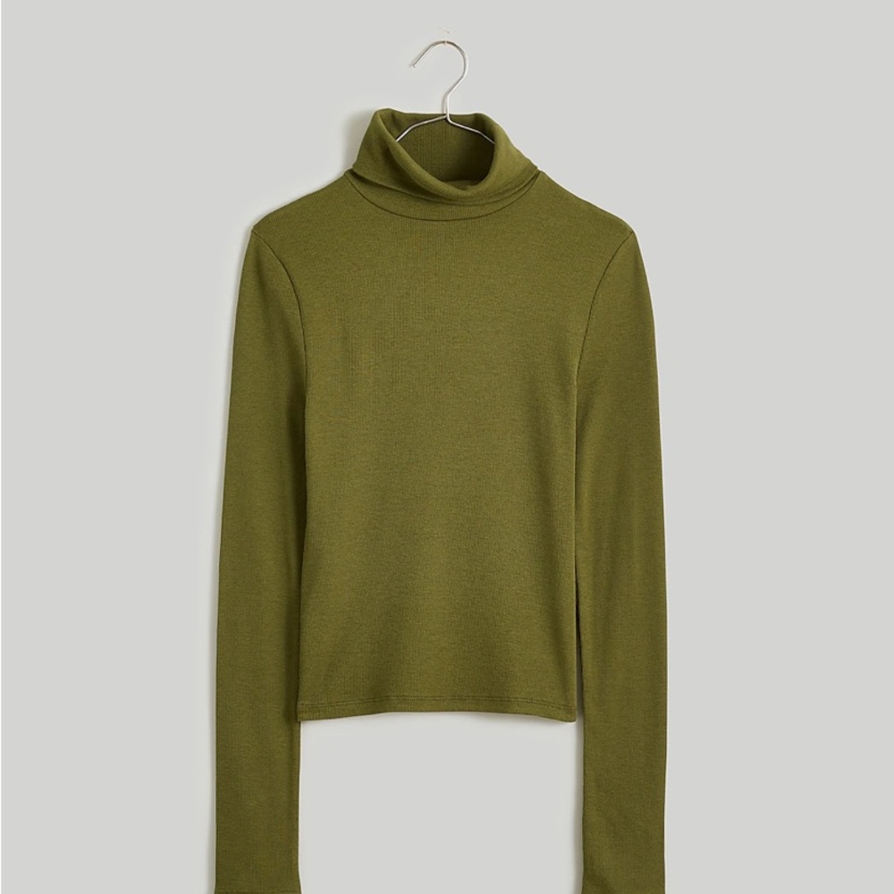 Brightside Finerib Turtleneck
Long-Sleeve Tee in Desert Olive